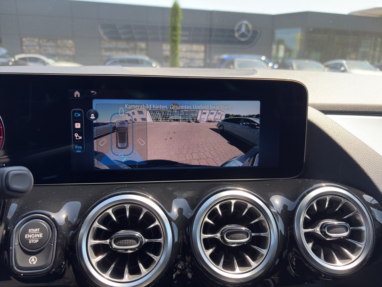 Fahrzeugabbildung Mercedes-Benz GLA 200 AMG 360° Distr Burm AHK Pano Sitzklima