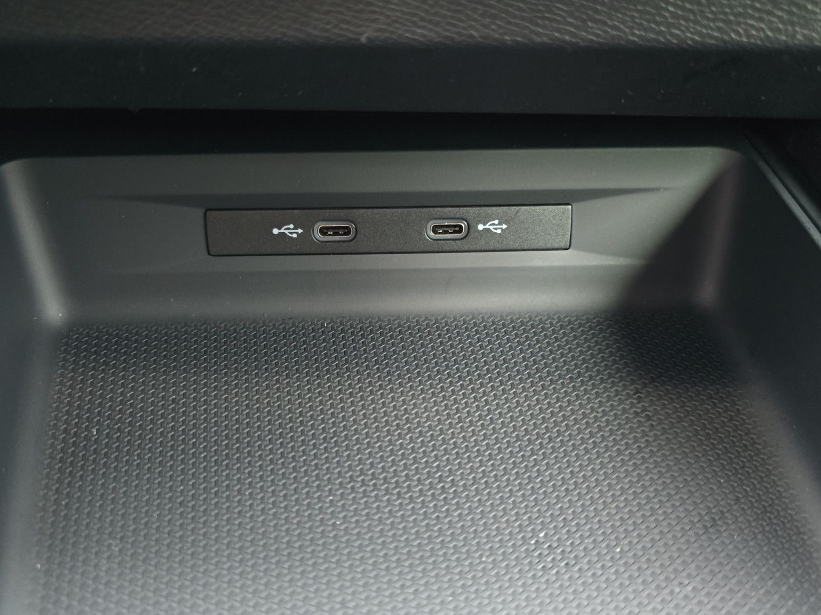 Fahrzeugabbildung SEAT Leon FR+Fahrassistenz+Voll-LED+Digital Cockpit