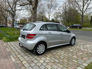 Fahrzeugabbildung Mercedes-Benz B 200 SportsTourer*Bi-Xenon*PDC*1Hand*Scheckheft