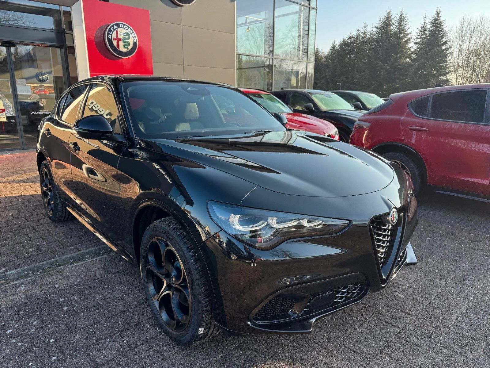 Fahrzeugabbildung Alfa Romeo Stelvio Intensa elekt. AHK Matrix LED Kamera NAV