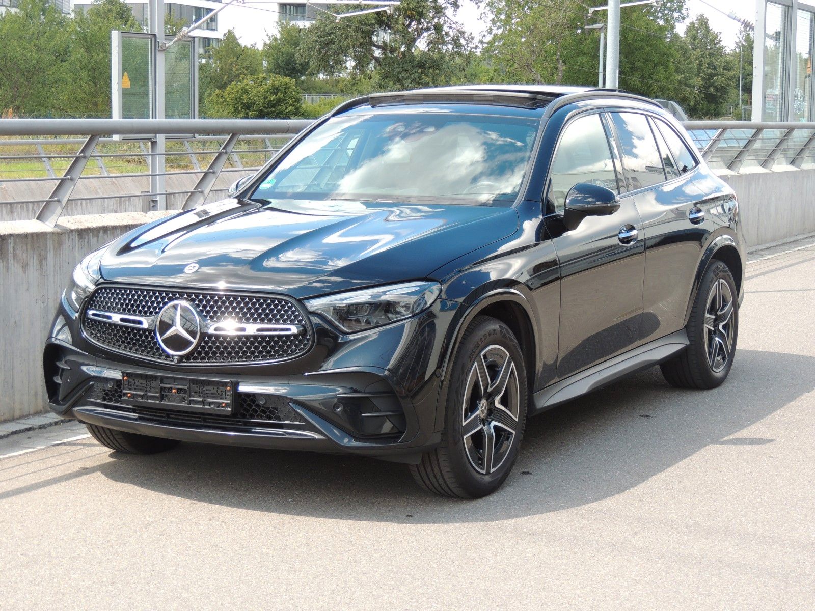 Mercedes-Benz GLC 400 e 4M AMG Pano Massage Airmatic Offroad imagem 2