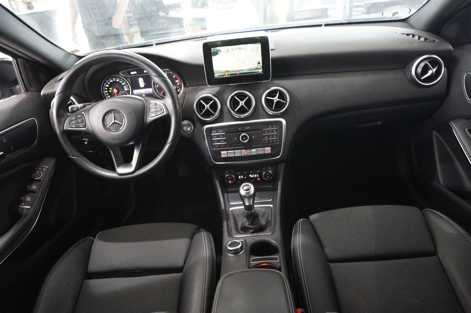 Fahrzeugabbildung Mercedes-Benz A 200 CDI AMG LINE NAVI/LED/KAMERA/SPORT/SHZ/PDC