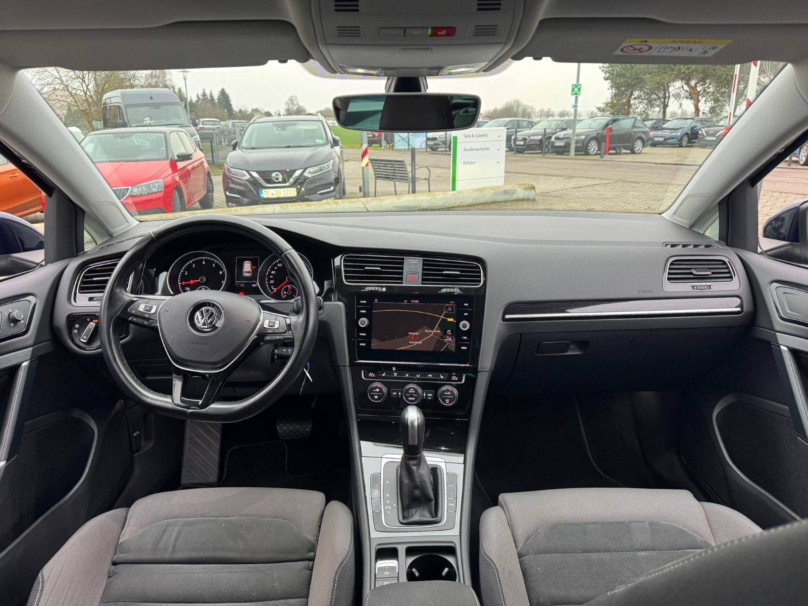 Fahrzeugabbildung Volkswagen Golf Variant 7 1.5 TSI DSG*NAVI*LED*SHZ*PDC