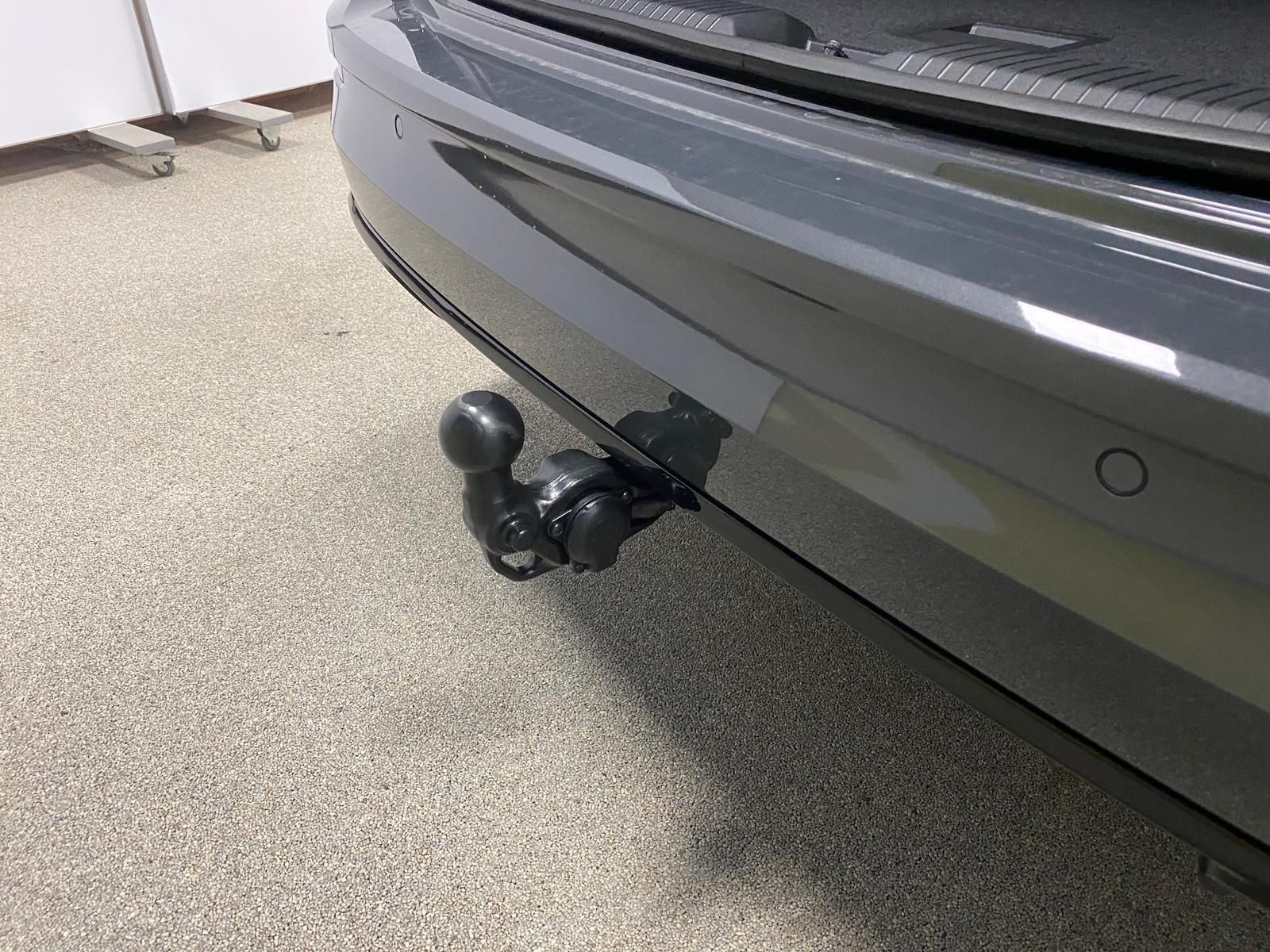Fahrzeugabbildung Volkswagen Variant 2.0 TDI DSG R-Line BLACKSTY+MATRIX+5JGAR