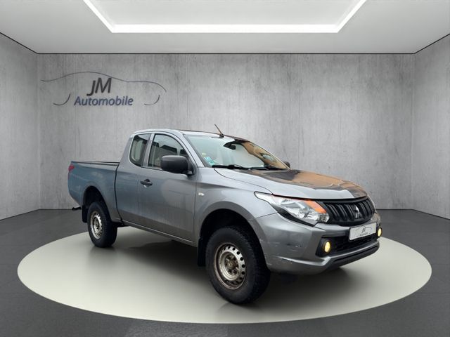 Mitsubishi L200 Basis Club Cab 4WD