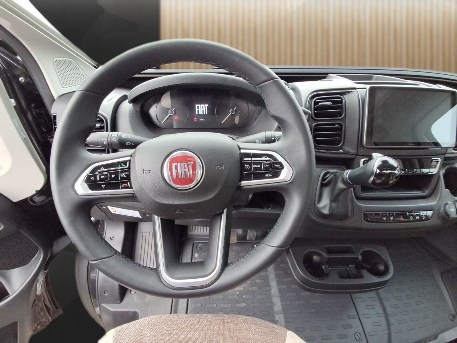 Fahrzeugabbildung Eura Mobil Van V 635 HB Markise, Mondialpaket Plus