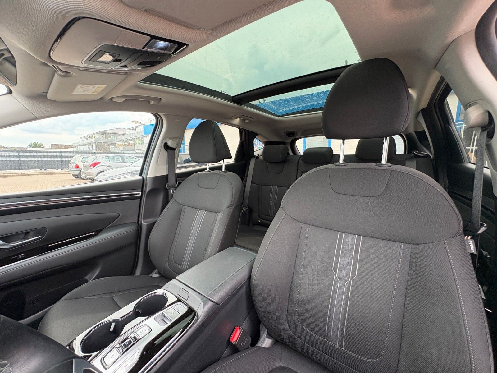Fahrzeugabbildung Hyundai Tucson Trend Hybrid PANO + Assistenz-Paket
