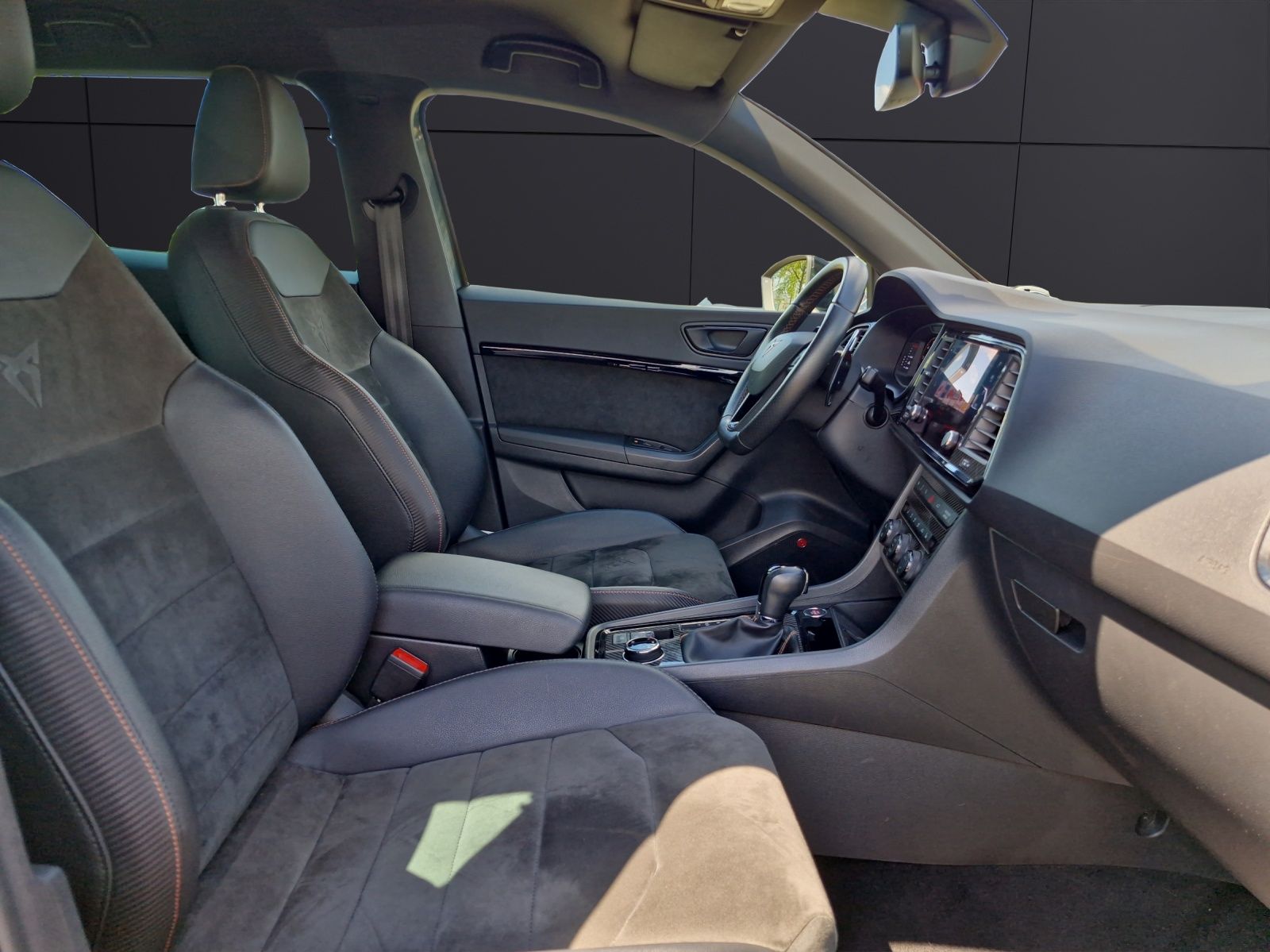 Fahrzeugabbildung SEAT Ateca Basis 4Drive 2.0 TSI DSG ACC KAMERA LED