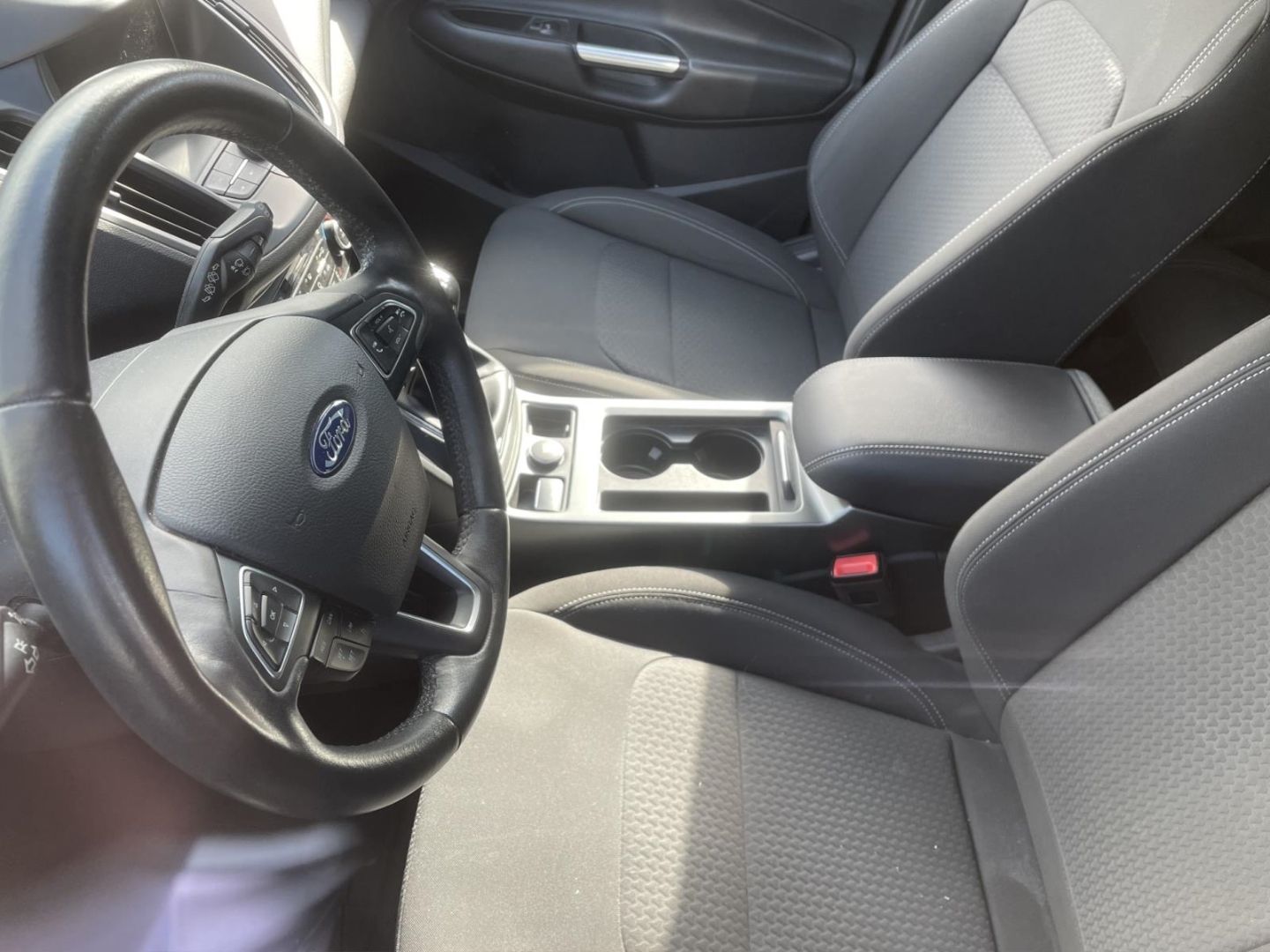 Fahrzeugabbildung Ford Kuga Cool & Connect Navi SHZ LenkradHZG PDC
