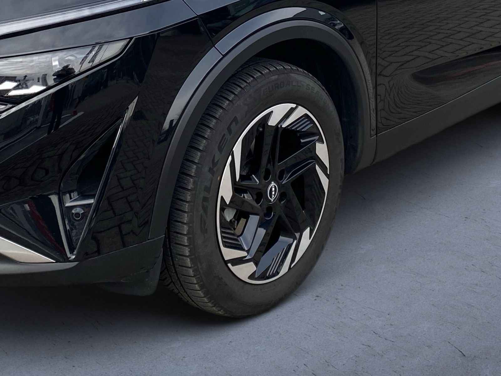 Fahrzeugabbildung Nissan Qashqai 1.3 DIG-T MHEV Automatik N-Connecta*NAVI