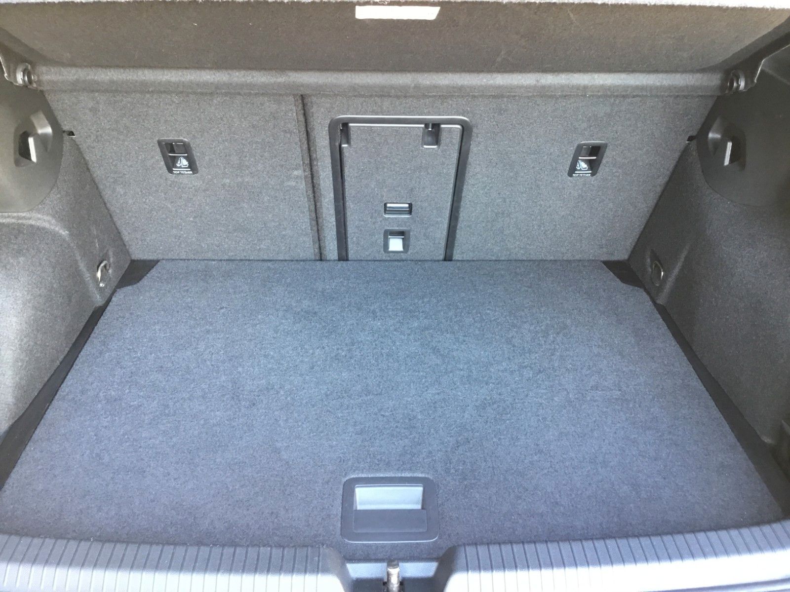 Fahrzeugabbildung Volkswagen Golf GTI+MatrixLED+18"+AHK+Pano+H&K+ACC