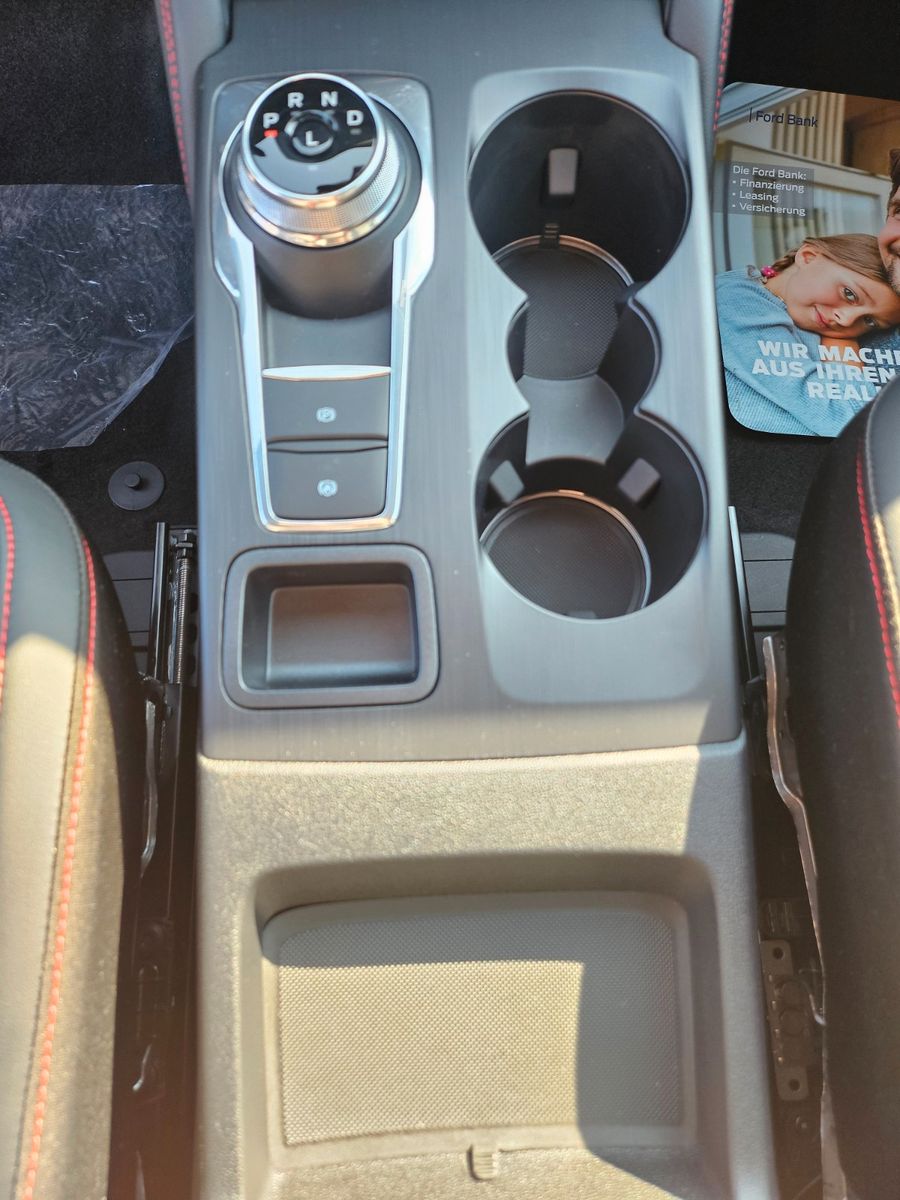 Fahrzeugabbildung Ford Kuga Hybrid ST-Line X