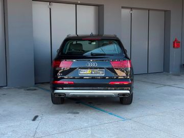 Audi Q7 - 7