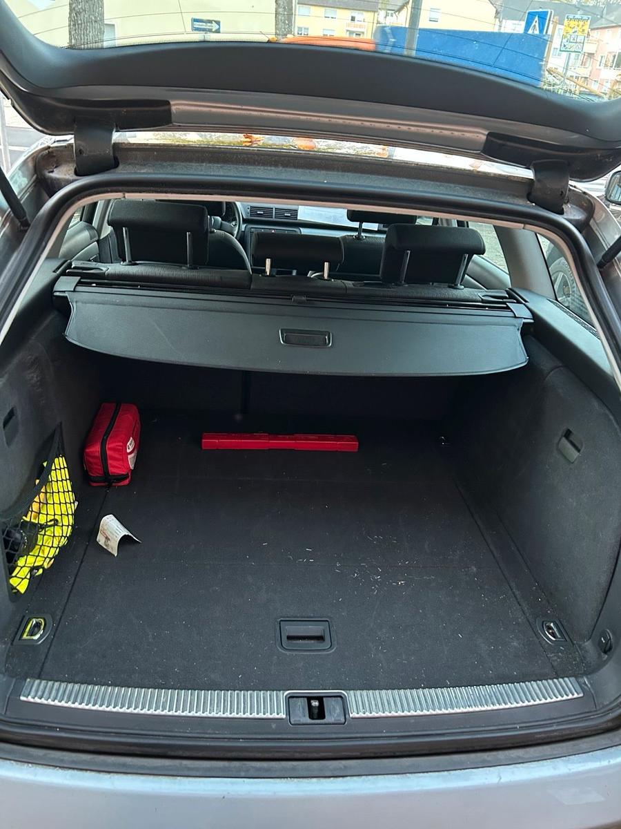 Audi A4 2004 — photo 11