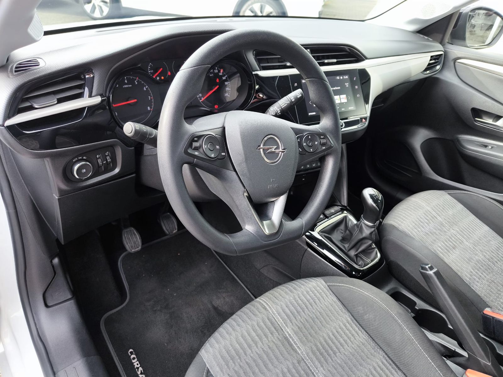 Fahrzeugabbildung Opel Corsa Edit 5TÜR+NAV+SHZ+KLIMA+KAMER+TEMP+MFL+DAB