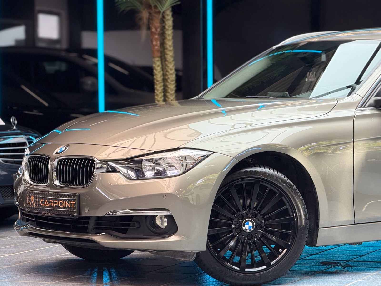 BMW 320 3 Touring 320 i xDrive Luxury Line/Volleder/