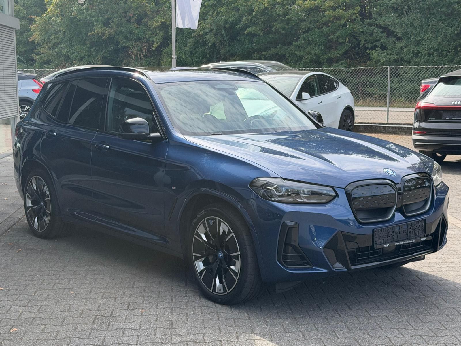 Fahrzeugabbildung BMW iX3  Inspir M Sport SHADOW+PANO+MEMO+360+ACC+AHK