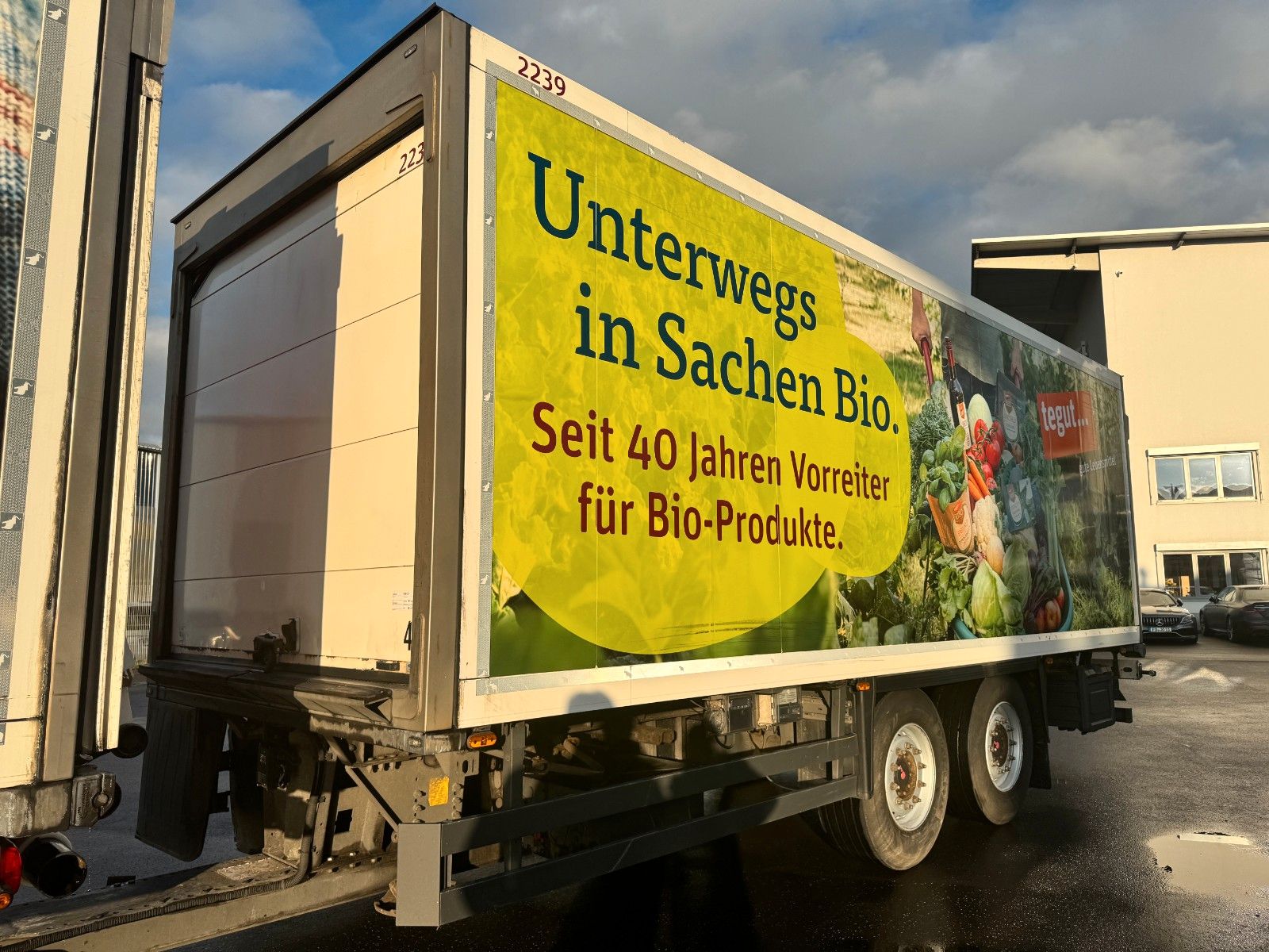 Fahrzeugabbildung Schmitz Cargobull Carrier Supra 950U LBW 2.000kg Durchlade SAF