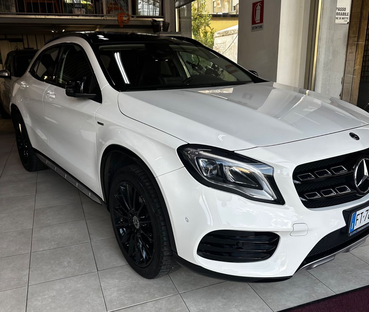 MERCEDES-BENZ Mercedes-benz GLA 200 d Automatic 4Matic Premium