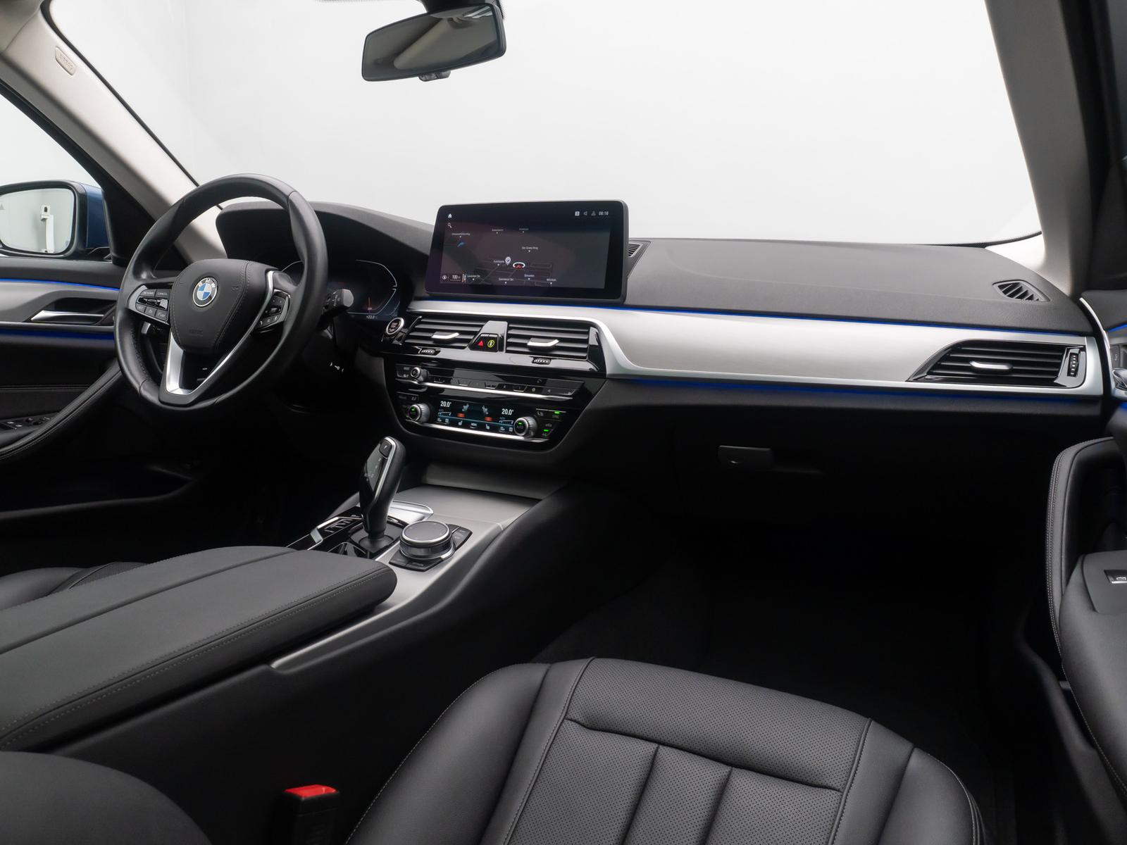 BMW 520d xD DAB HUD Kamera Alarm Panoram Leder Sport