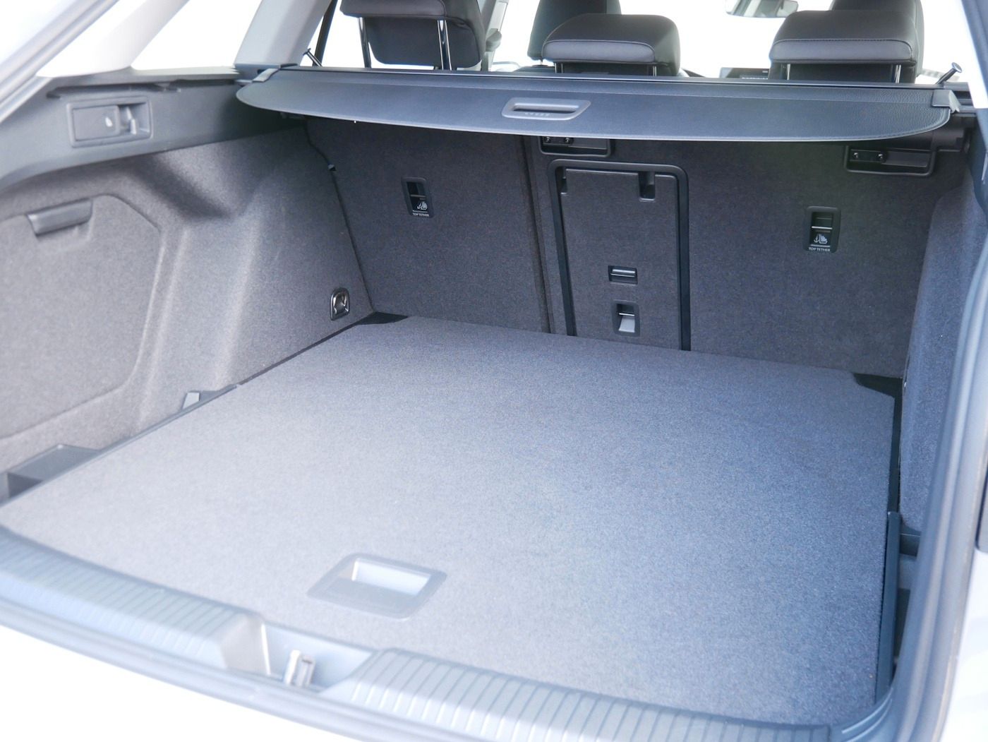 Fahrzeugabbildung Volkswagen Golf -VIII Variant 1.5 Style NEU46T DSG Matrix
