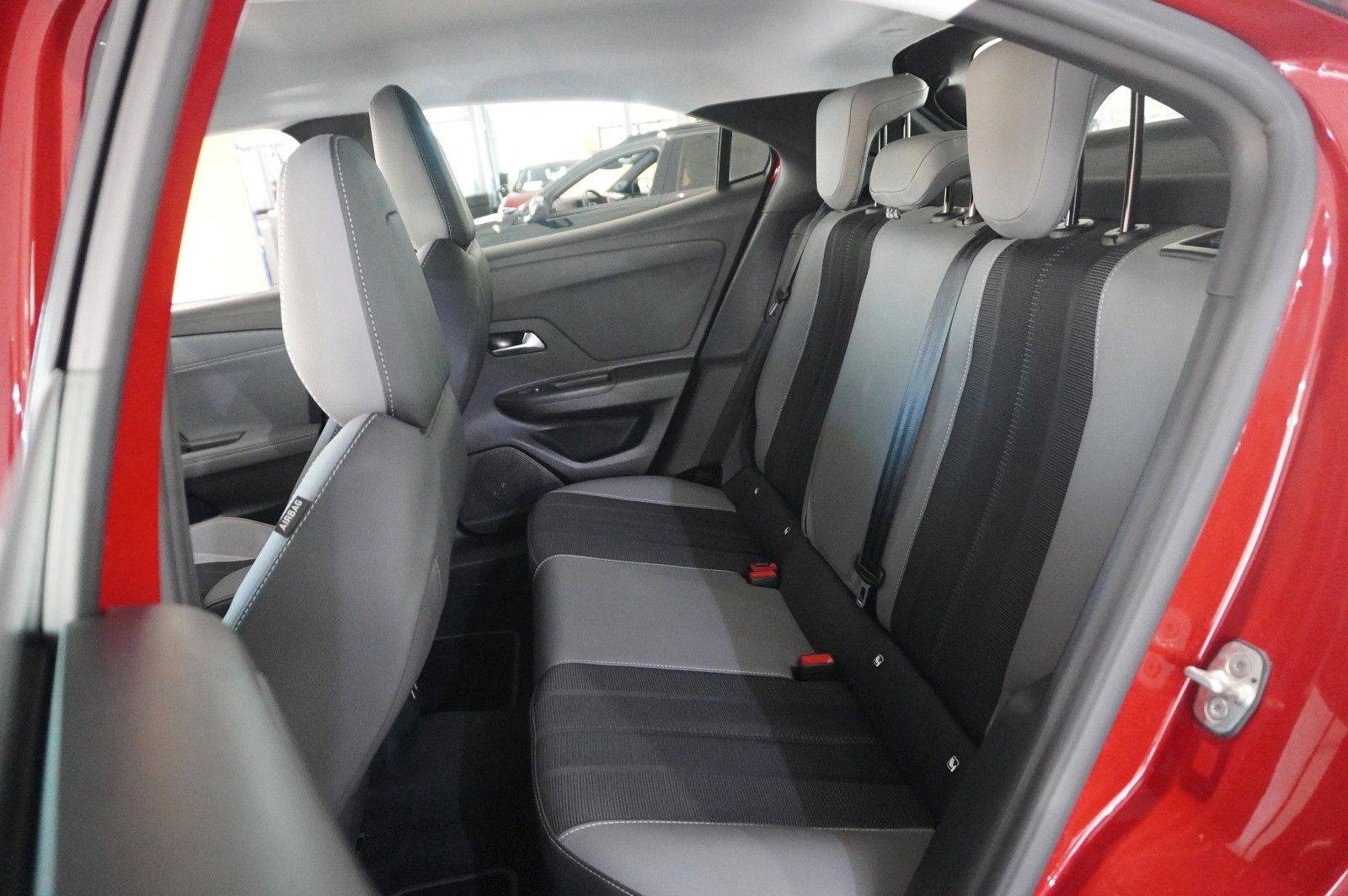 Fahrzeugabbildung Opel Mokka ELEGANCE 1.2T NAVI/LED/KAMERA/SPORT/VIRT.