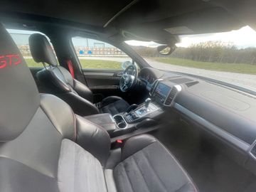 Porsche Cayenne - 10