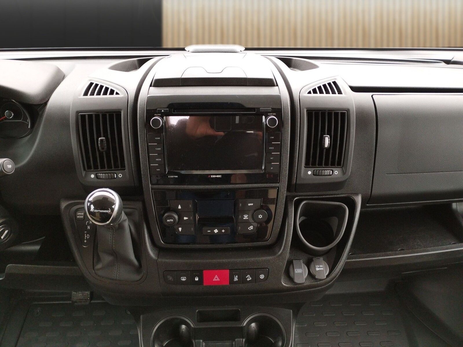 Fahrzeugabbildung Eura Mobil Activa One 690 HB SAT,TV,Markise,Dachklimaanlage