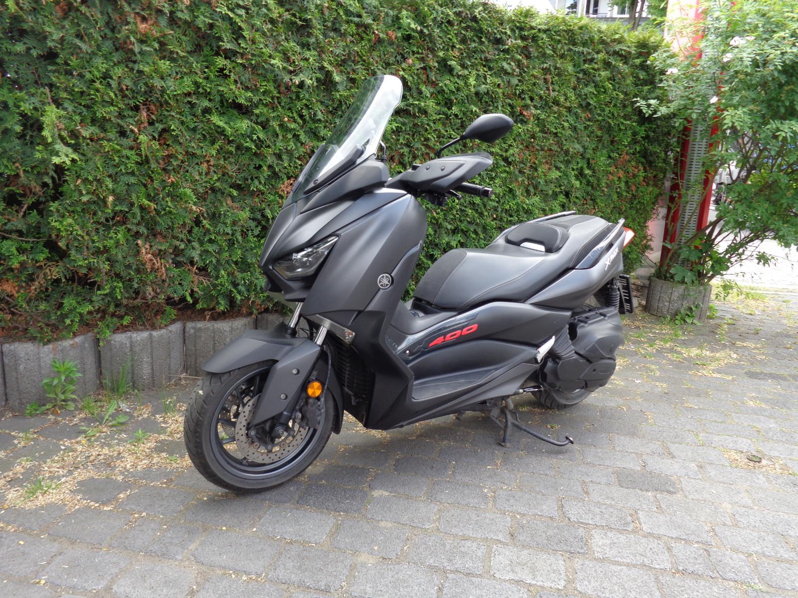 Yamaha X-Max 400