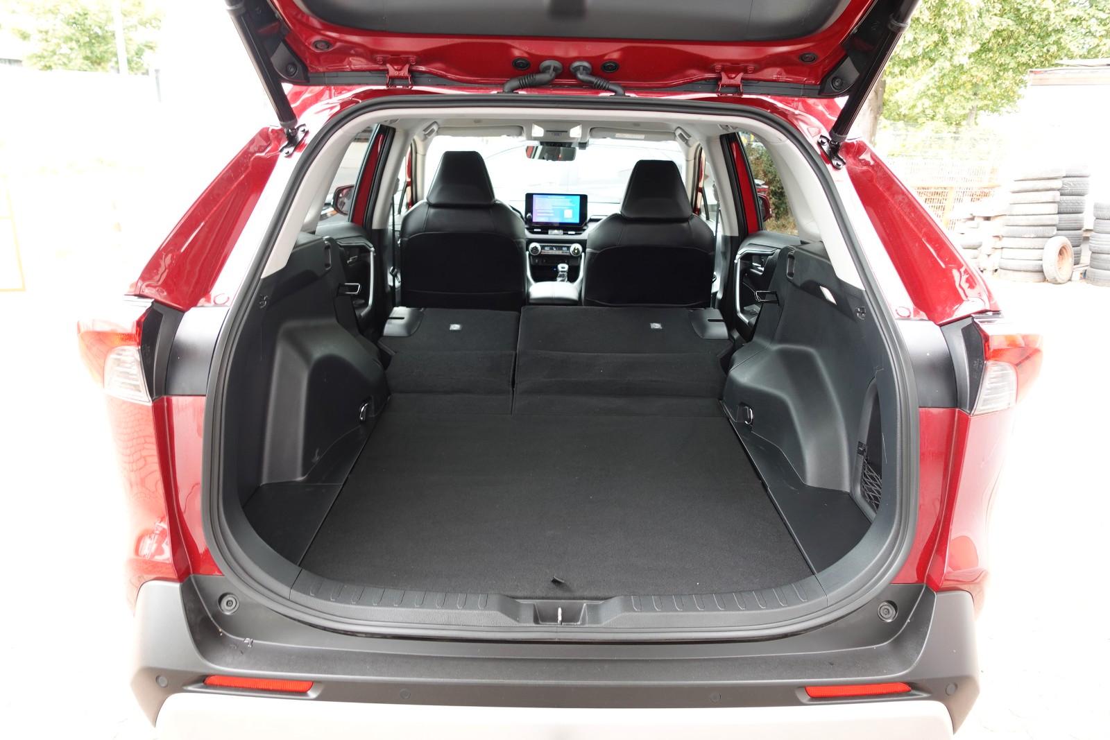 Toyota RAV 4 2.5 Hybrid Lounge Allrad 5J Garantie