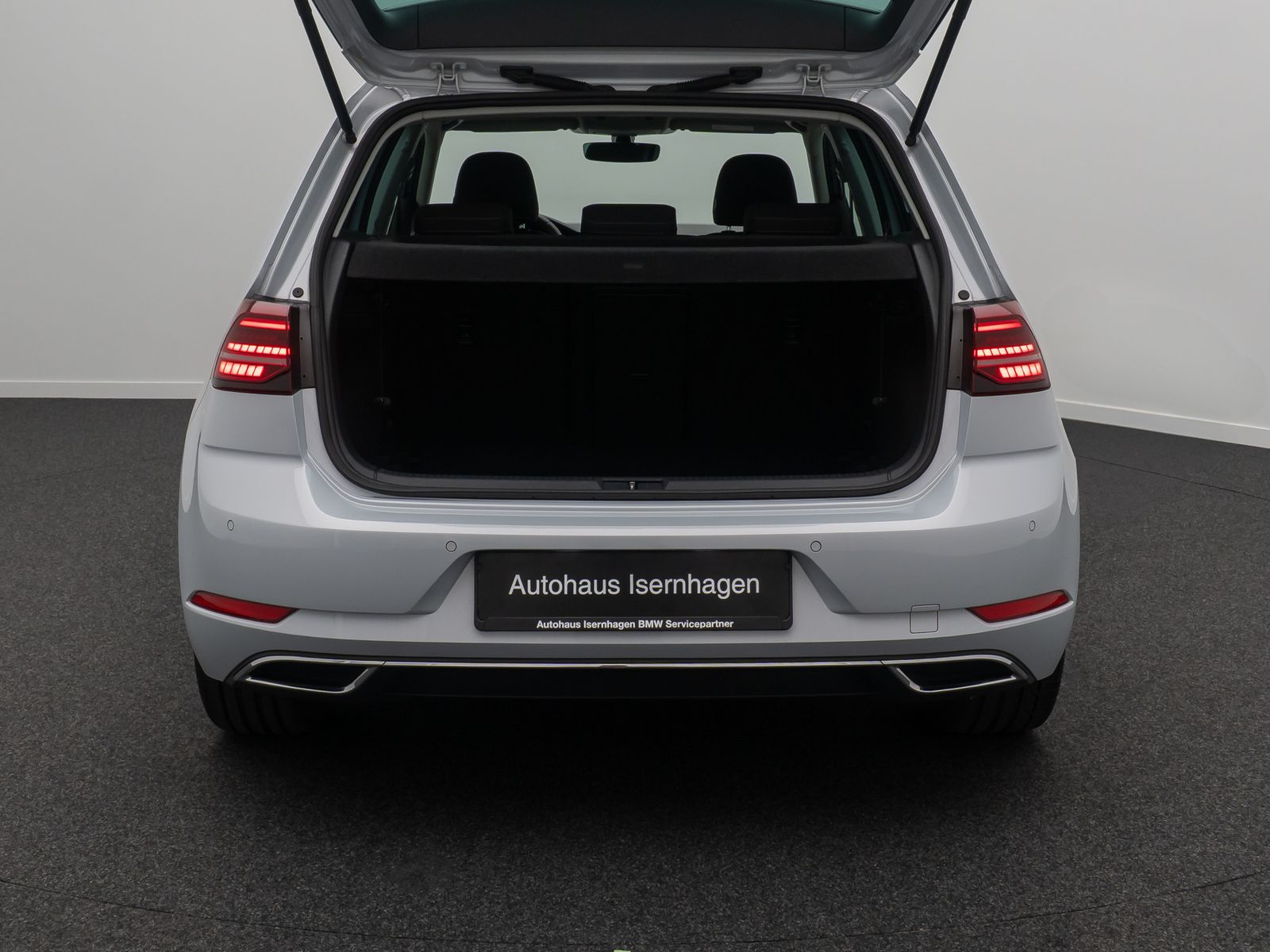 Fahrzeugabbildung Volkswagen Golf Highline PDC ACC Massage HiFi Sportsitz LM