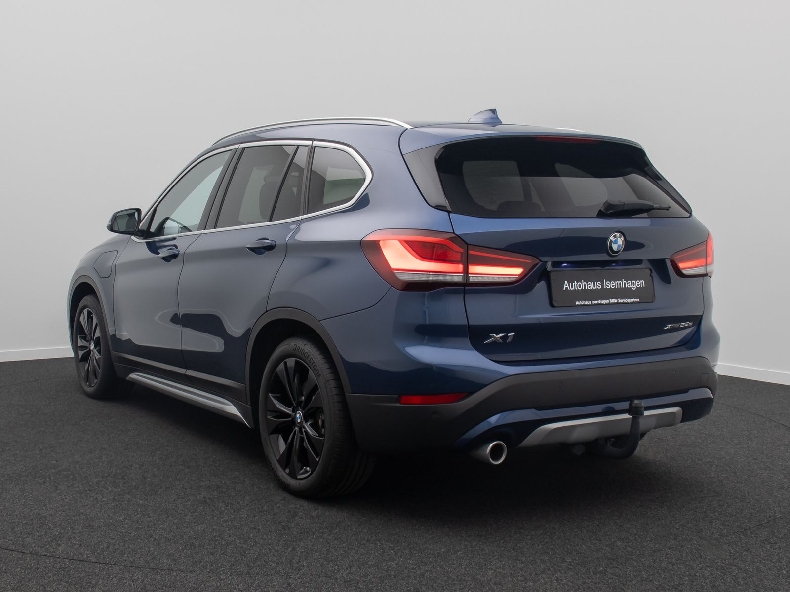 Fahrzeugabbildung BMW X1 xD25e xLine Panorama H/K Kamera DAB HUD Voll