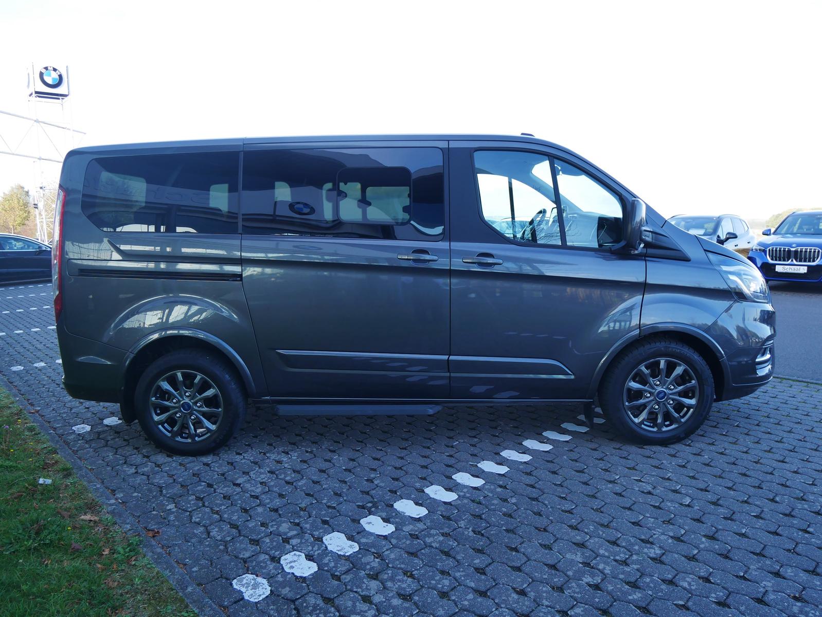 Ford Tourneo Custom 320 L1H1 VA Autm. Titanium X AHK