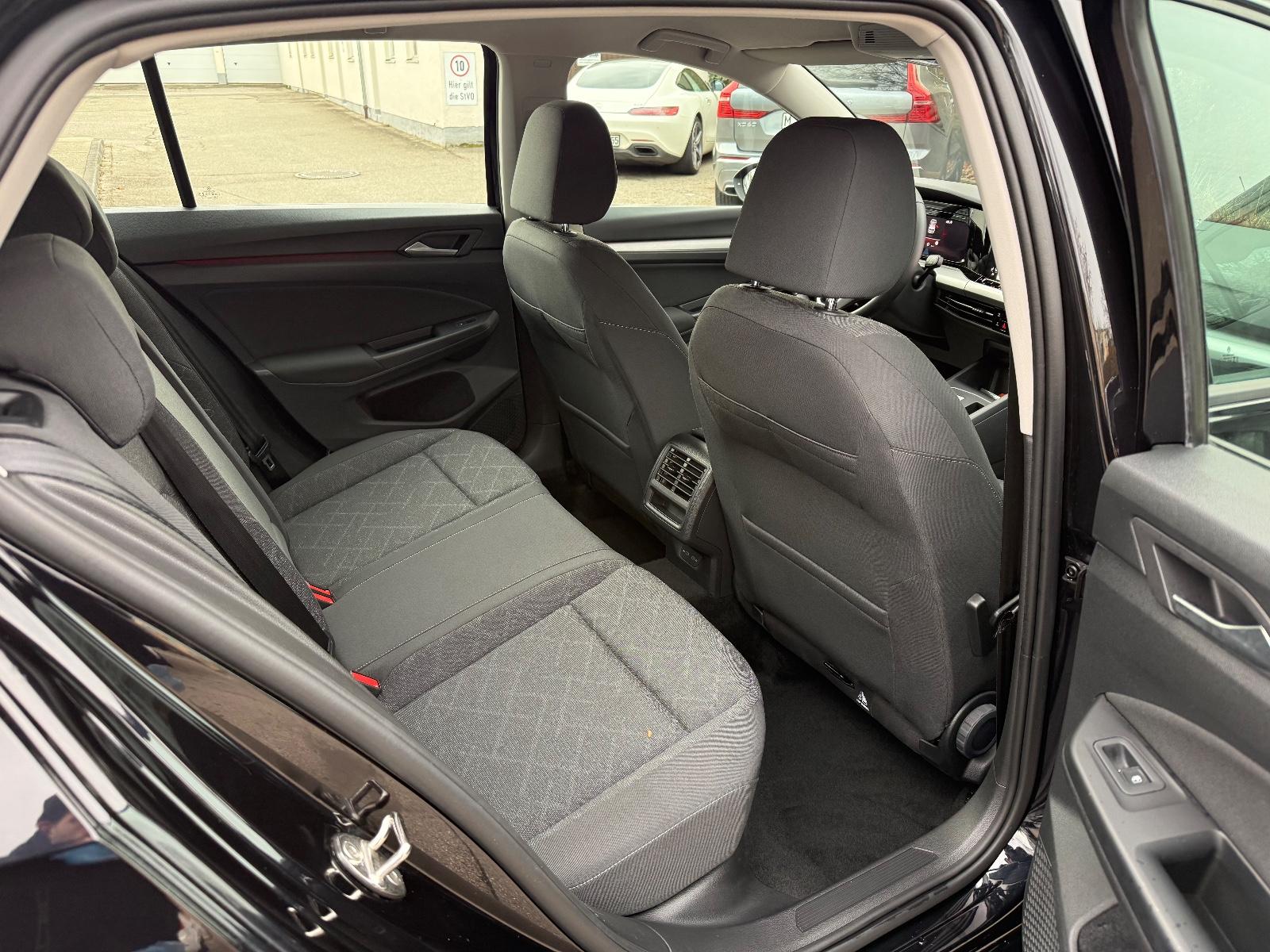 Volkswagen Golf VIII LIM. 1.5 TSI Life/DSG/ACC/NAVI/LED/ALU, миниатюра 12
