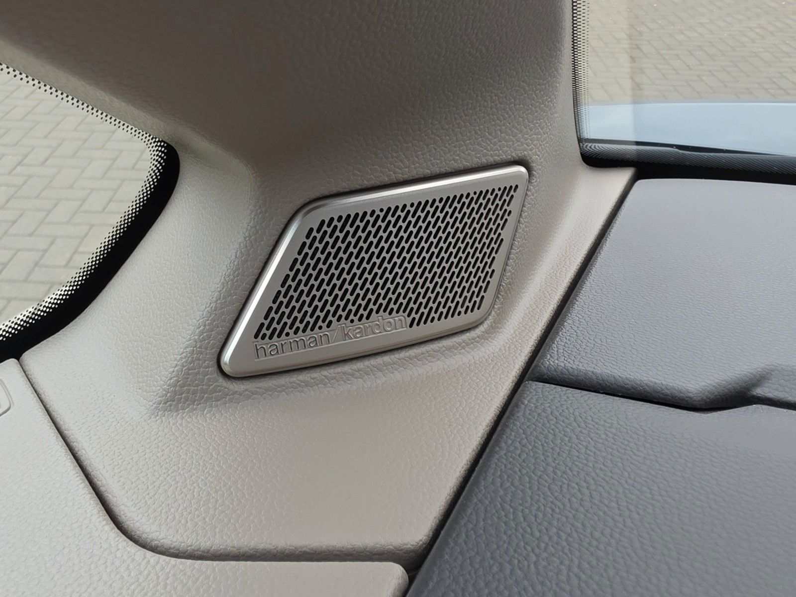 Fahrzeugabbildung Volkswagen Multivan T7Edition lang 2.0TDi DSG AHK/STHZ/PANO