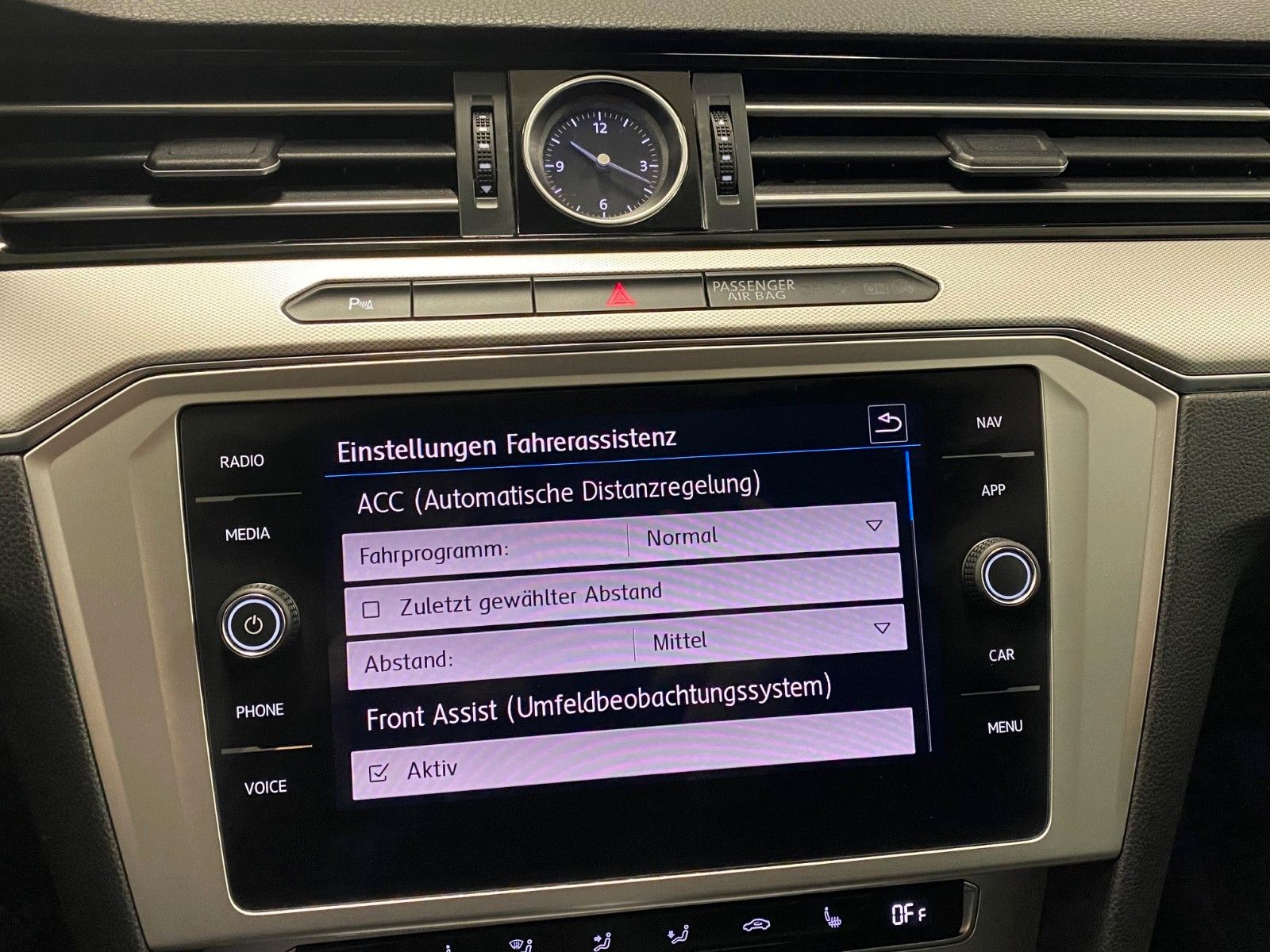 Fahrzeugabbildung Volkswagen Passat Variant1.5 TSI DSG Comfortline+NAVIGATION