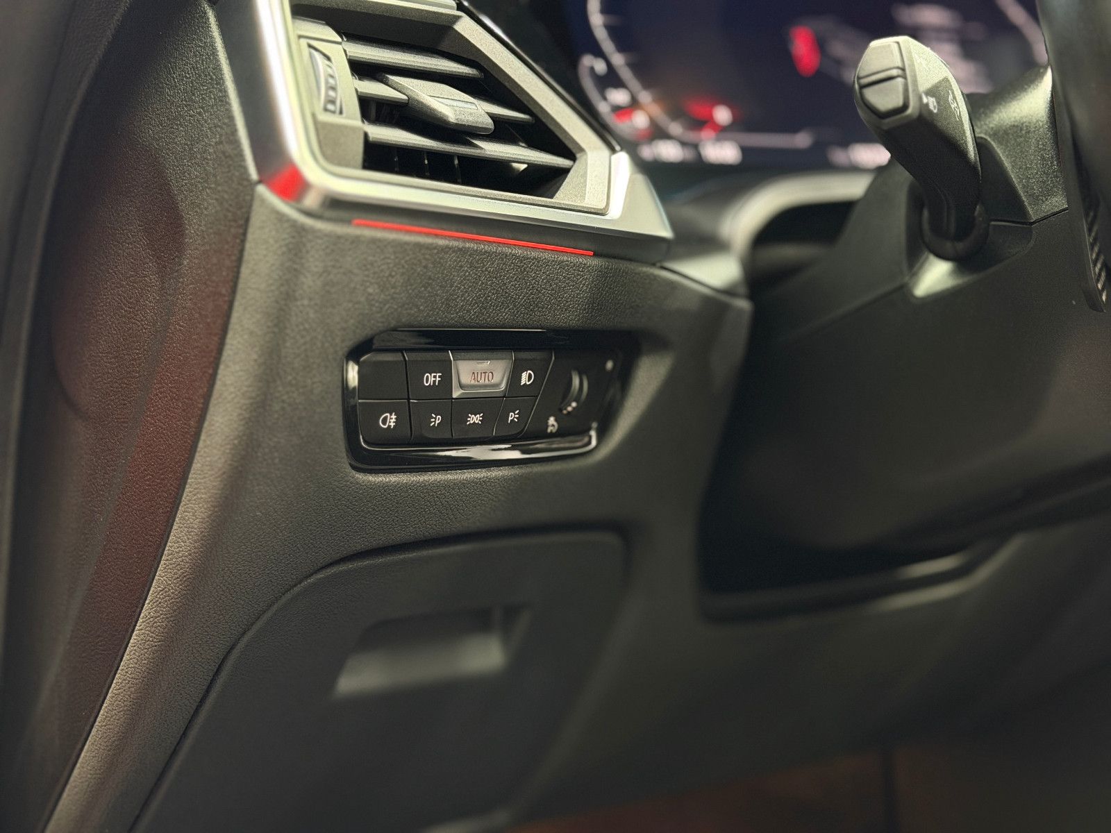 Fahrzeugabbildung BMW M4 Cabrio xDrive Competition|LASER|CARBON|HEAD-U