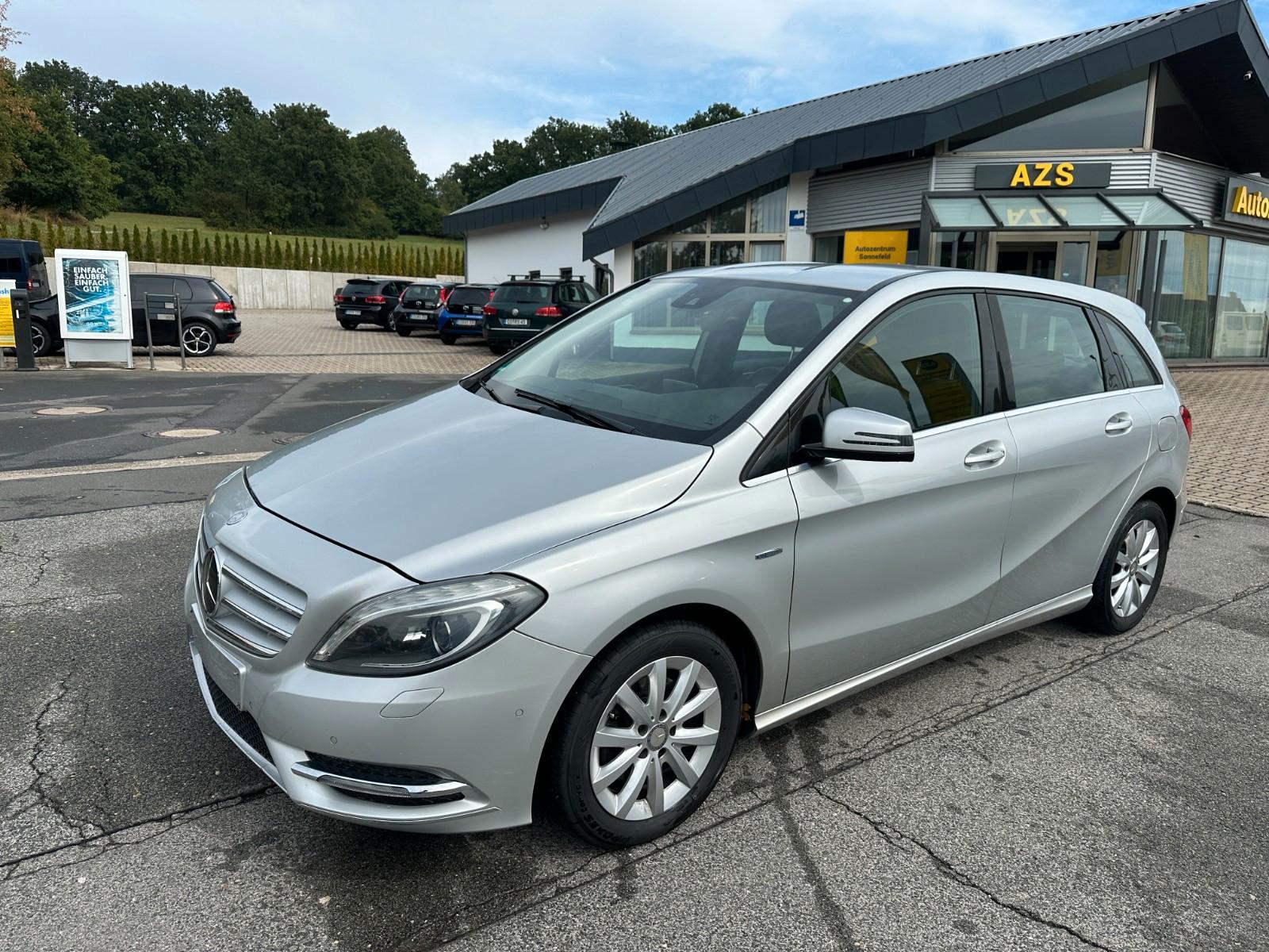 Mercedes-Benz B 200 Autom. Bi-Xenon Navi Leder Memo.