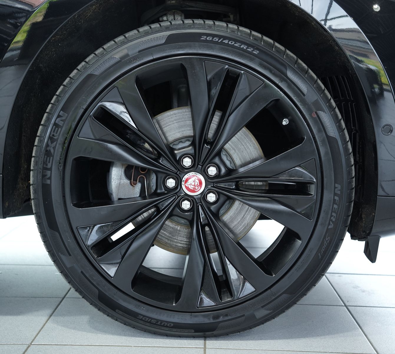 Jaguar F Pace