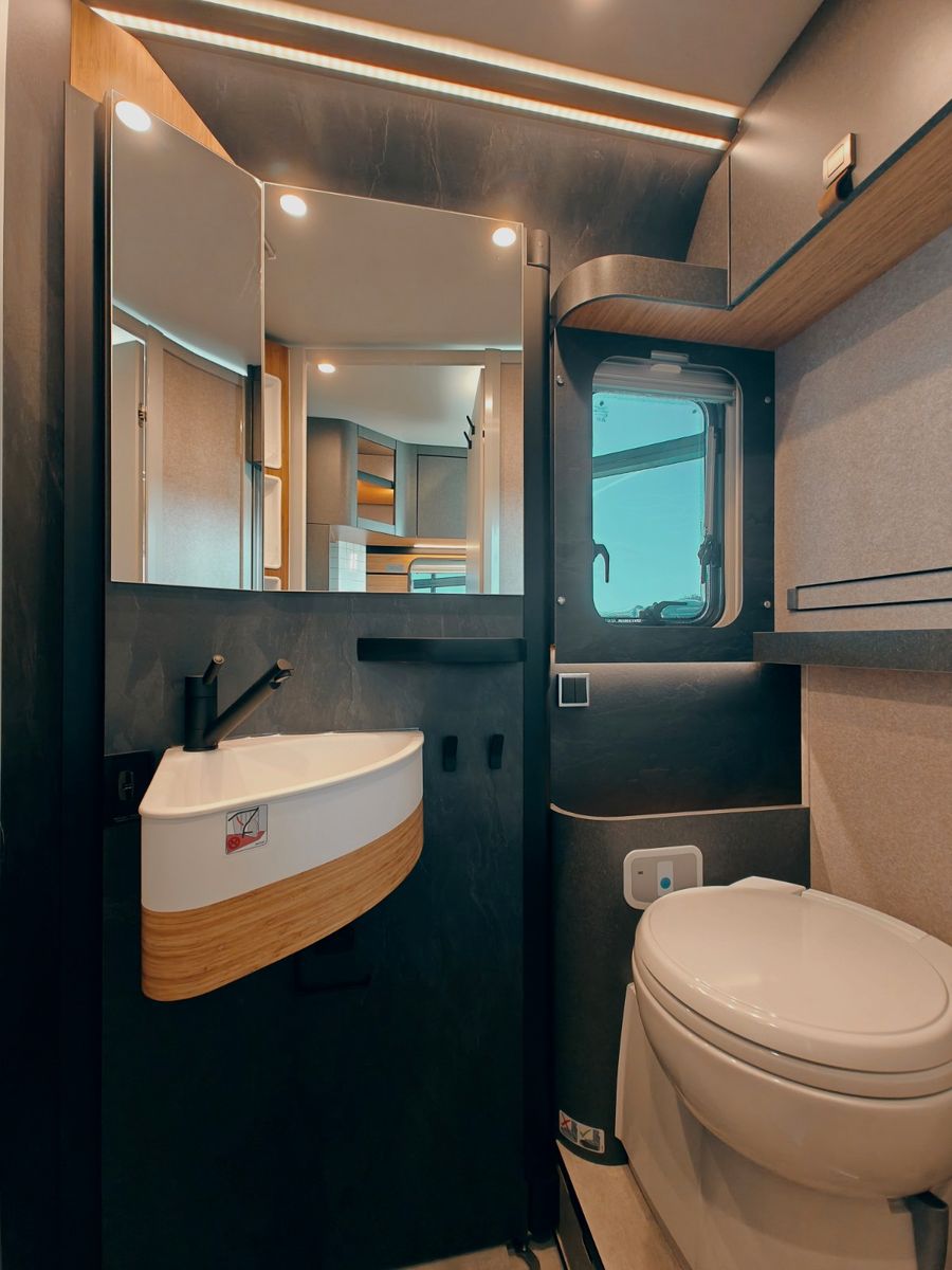 Fahrzeugabbildung HYMER / ERIBA / HYMERCAR VENTURE S 4x4 - NEU! MODELL 2026