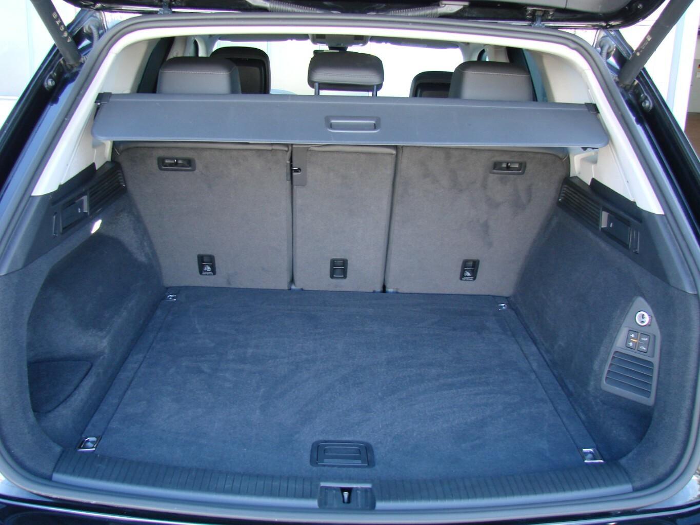 Volkswagen Touareg 3.0TDi Black Style 4M ACC LED AHK Luftfe