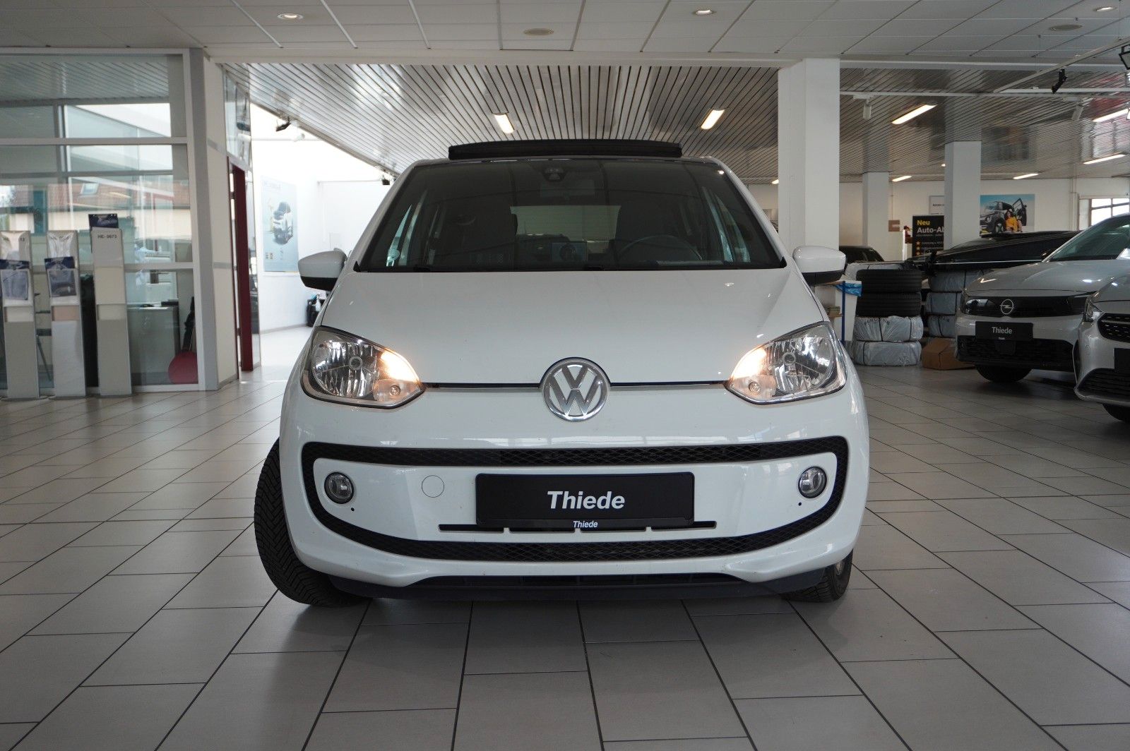 Fahrzeugabbildung Volkswagen up! 1.0 CLUB 5-TÜR NAVI/SPORT/PANO./SHZ/PDC/TEMP