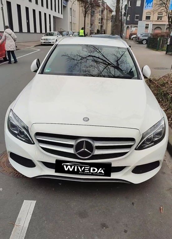 MERCEDES-BENZ C 220