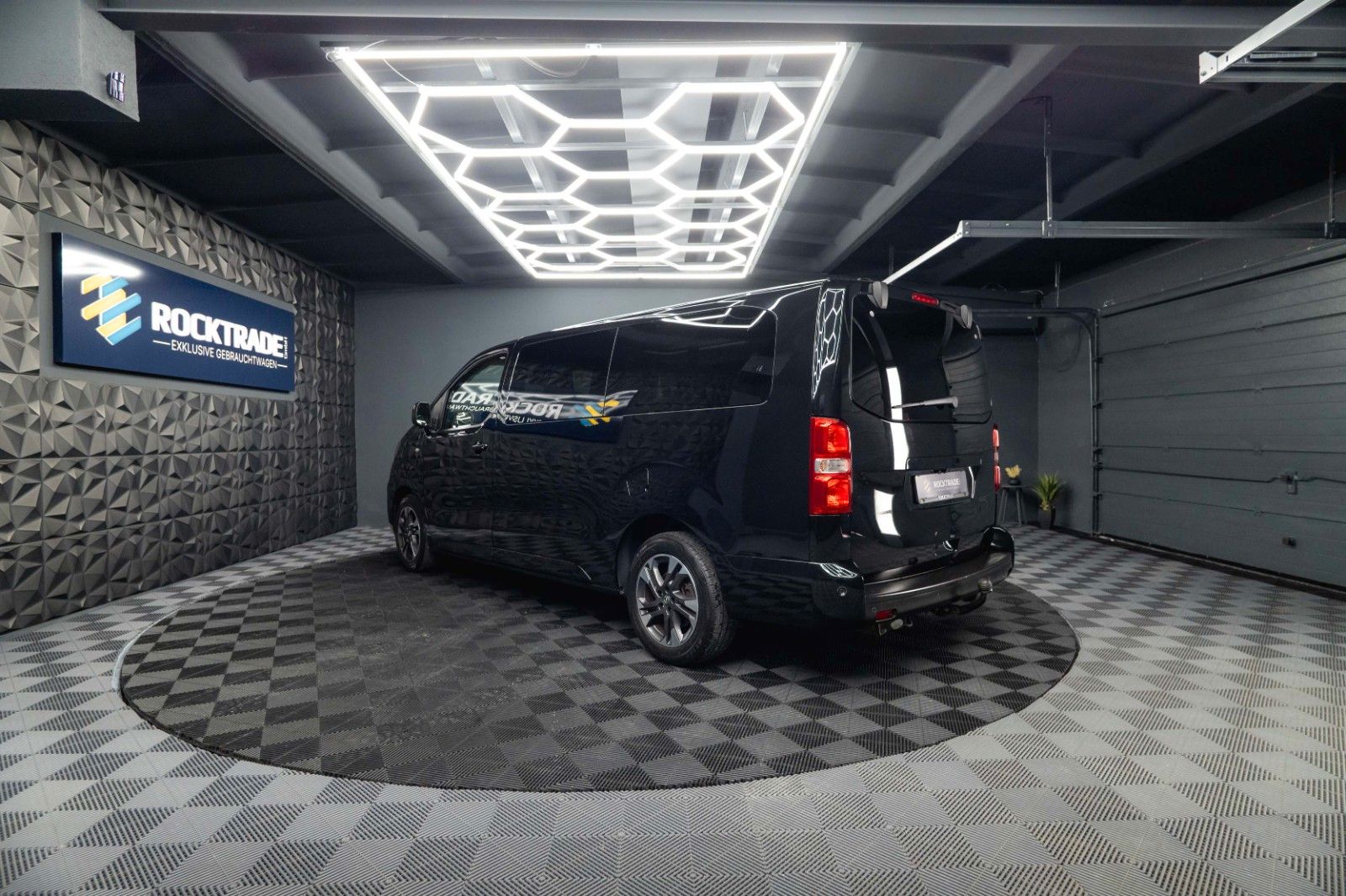Fahrzeugabbildung Opel Zafira Life Innovation L3 Black Edition *Pano*