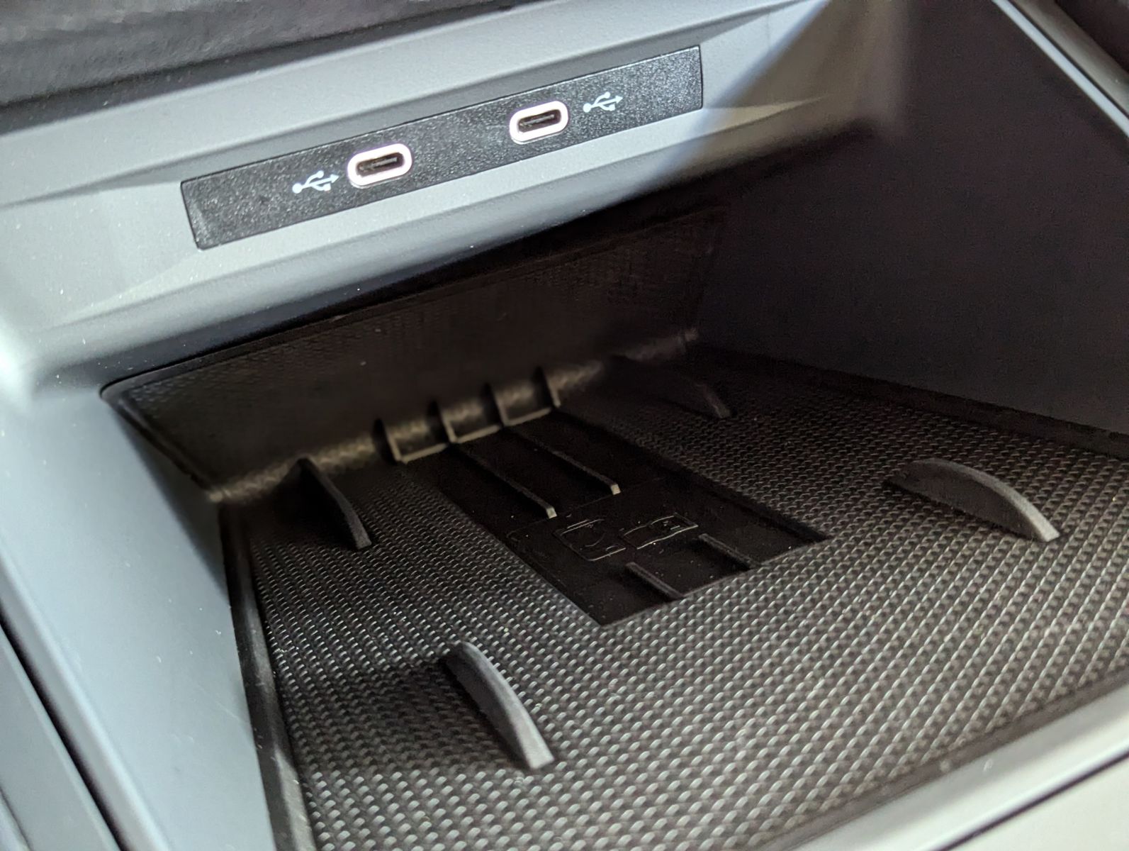 CUPRA Leon 1.5 eTSI Pano Intelligent-Dynamic-Edge-Pake - Image 23