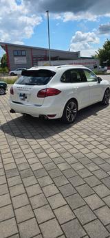 Porsche Cayenne S Hybrid S - Porsche Cayenne mit Hybrid-Antrieb: Geländewagen