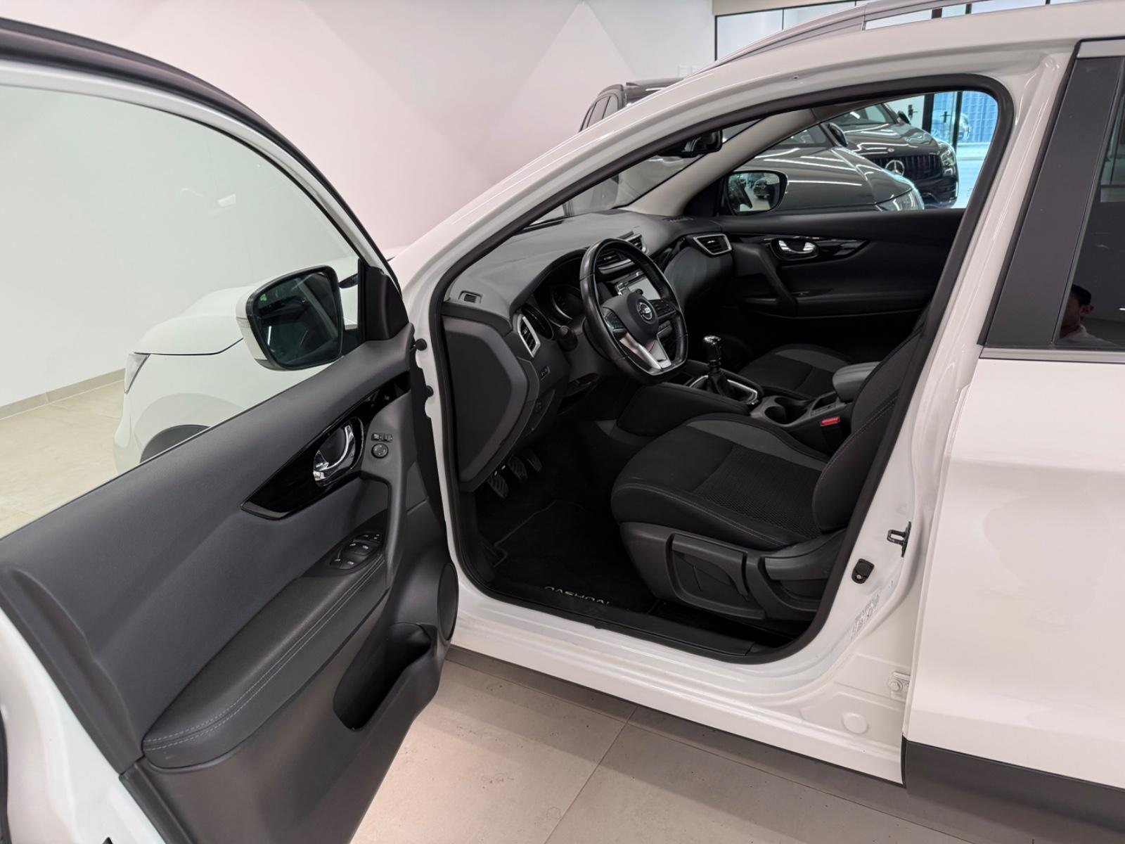 Nissan Qashqai 1. 3 N-Way Navi Klima Panorama AHK 1.8t
