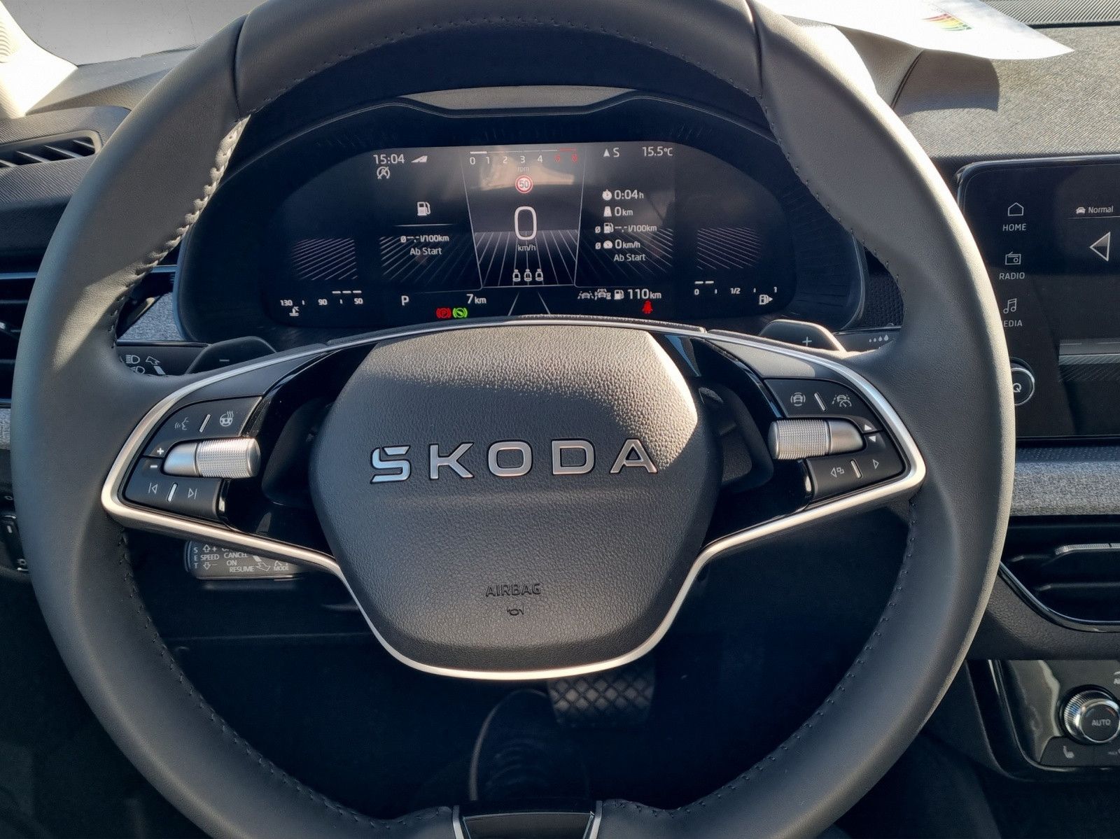 Fahrzeugabbildung SKODA Kamiq Tour DSG AHK Fahrassi SimplyClever