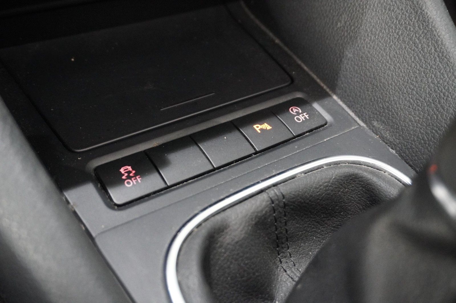 Fahrzeugabbildung Volkswagen Golf VI Cabriolet 1.2 TSI NAVI/SHZ/USB/PDC/TEMP.