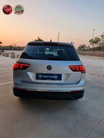 Volkswagen Tiguan - 4